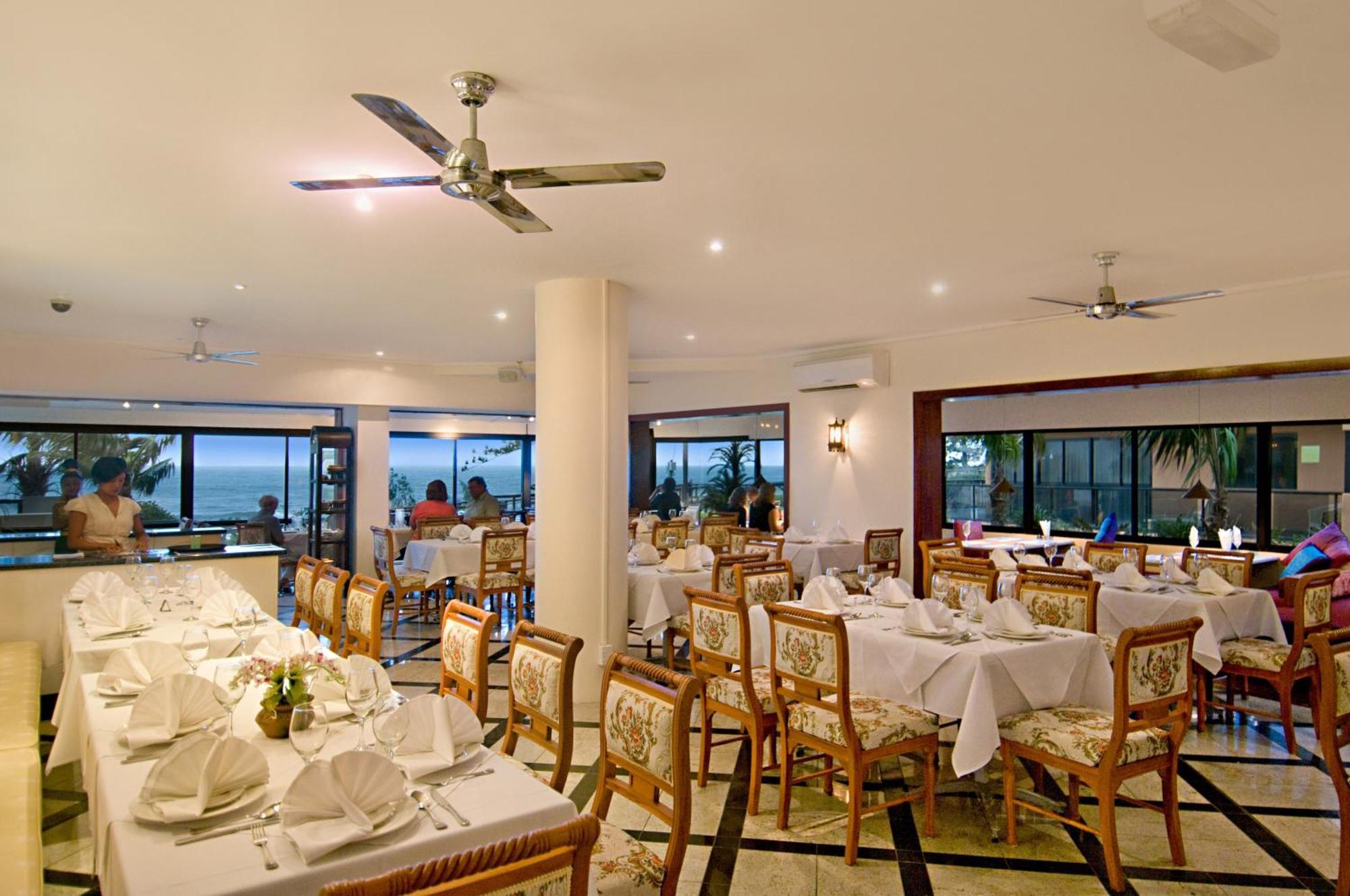 Clubb Coolum Beach Resort Sunshine Coast Ngoại thất bức ảnh